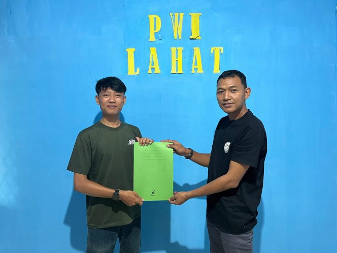 
 Pulangkan Formulir, Muchtarim Satu-Satunya Tercatat Yang Kembalikan Formulir Pedaftaran