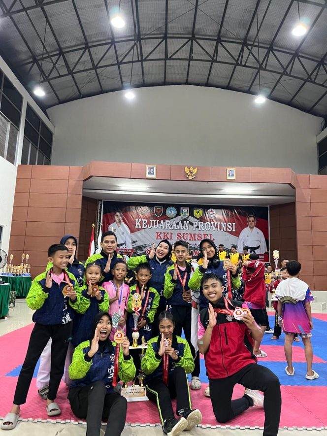 
 Tim Dojo KKI Kejari Lahat Tampil Gemilang Di Ajang Kujurprov Sumsel, 9 Emas 3 Perak 1 Perunggu