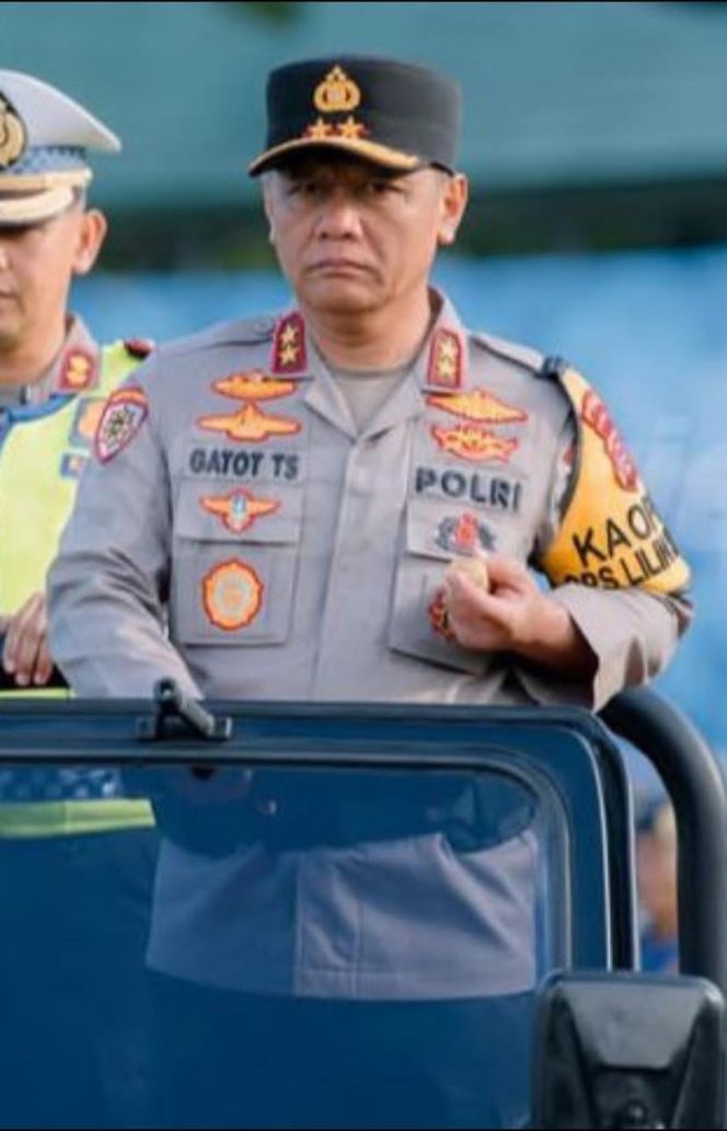 
 Laporkan, Saya Sikat! Kapolda Sumbar Tabuh Genderang Perang Lawan Mafia Pupuk