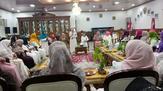 
 Jalin Silaturahami, Ketua PKK Lahat & Wabup Bukber Bersama Oganisasi Wanita, Langka Awal Membangun