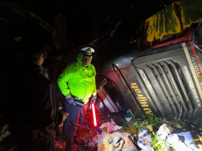 
 Bus PO Anugerah Masuk Jurang di Lahat, Laporan Darurat 110 Selamatkan Penumpang