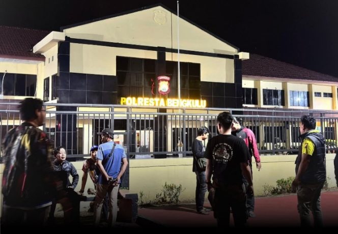 
 KPK Diduga Lakukan OTT terhadap Bupati Rejang Lebong