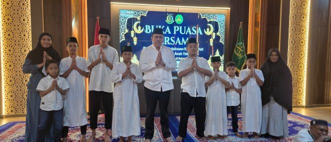 
 Kejaksaan Negeri Lahat Bukber Bareng Anak Yatim