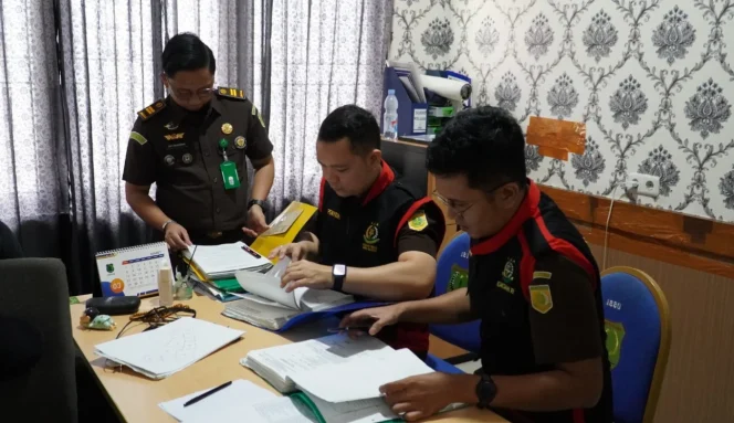 
 Kejari Musi Banyuasin Geledah Kantor Bupati, Dalami Dugaan Korupsi Aset Tanah Daerah