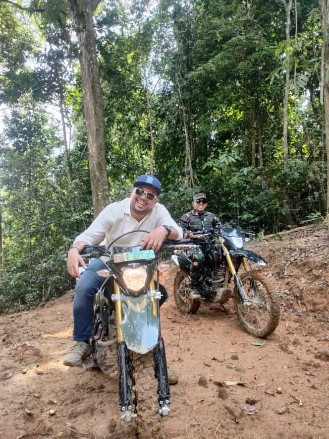 
 Danrem 044/Gapo dan Kadis PUPR Lahat Tinjau Jalan TMMD di Lubuk Tampang, Akses Perkebunan Segera Ditingkatkan