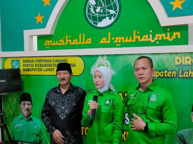 
 WIDIA NINGSIH RESMI NAHKODAI PKB LAHAT, SIAP KONSOLIDASI BESAR DAN BIDIK KEMENANGAN POLITIK 2029