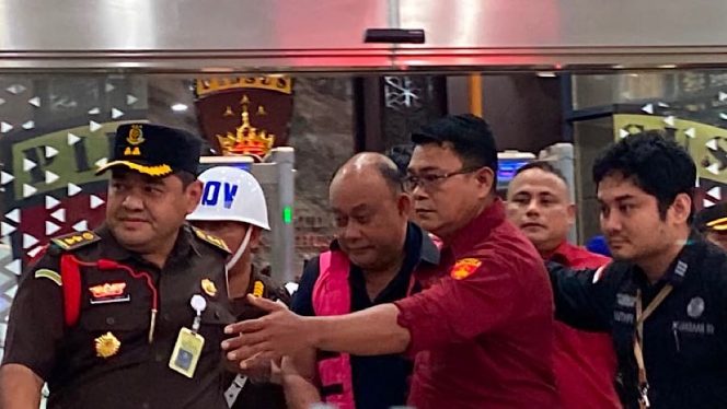 
 GEGER! Eks Kepala BGN Dadan Hindayana Jadi Tersangka Korupsi Program MBG, Kejagung Buru Aktor Lain