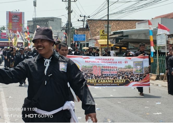 
 Persaudaraan Setia Hati Terate (PSHT) Cabang Lahat turut memeriahkan pawai karnaval dalam rangka memperingati Hari Ulang Tahun (HUT) Kemerdekaan Republik Indonesia ke-81