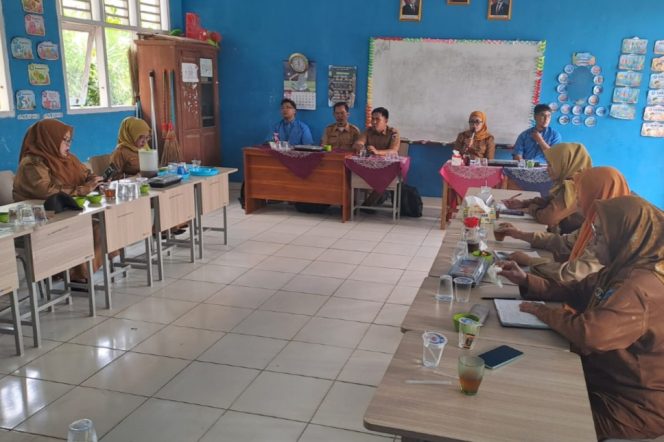 
 K3S SD KECAMATAN KIKIM BARAT GELAR RAPAT BULANAN DAN SILATURAHMI BERSAMA AWAK MEDIA